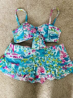 Gorgeous Lilly Pulitzer Positano print Swim set !